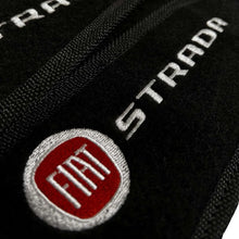Carregar imagem no visualizador da galeria, TAPETE CARPETE STRADA 2020 A 2024 PRETO 3 PEÇAS (CABINE DUPLA)