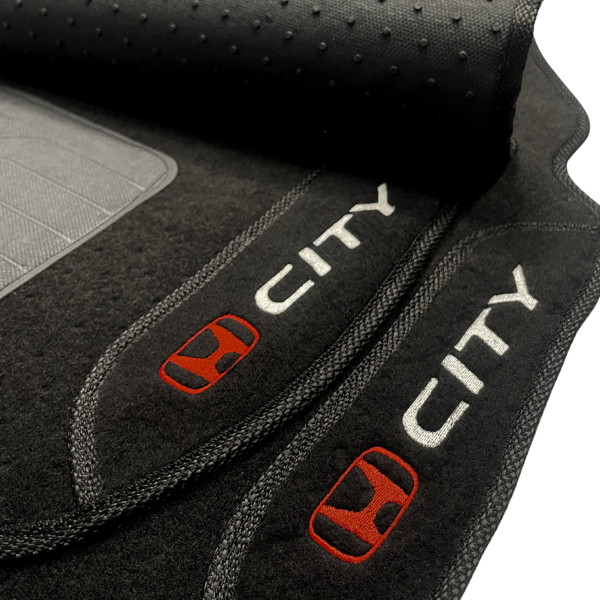 TAPETES CARPETE NEW CITY HATCH 2022 A 2024 BORDADO 4 PEÇAS