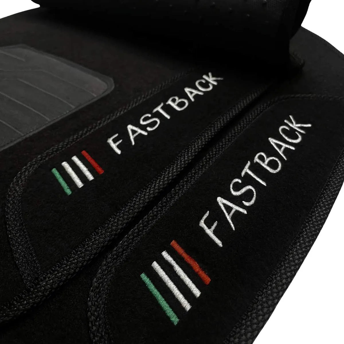 KIT TAPETES CARPETE PORTA MALAS + INTERNOS FASTBACK 2022 A 2025