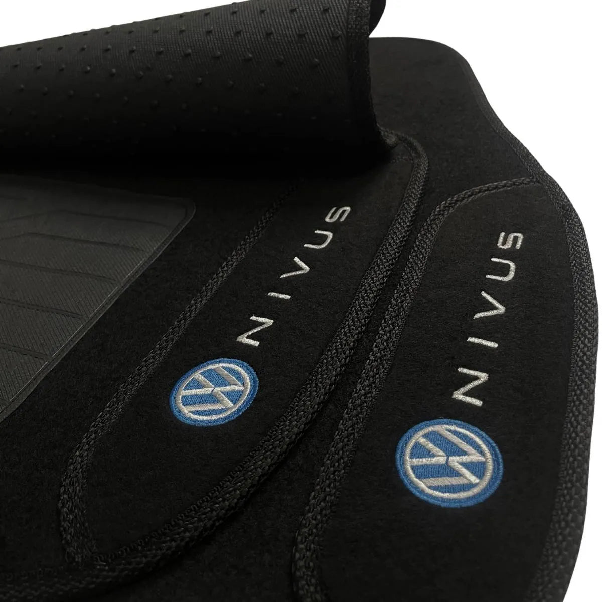 KIT TAPETES CARPETE PORTA MALAS + INTERNOS NIVUS 2020 A 2025