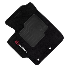 Carregar imagem no visualizador da galeria, TAPETE CARPETE YARIS HATCH 2018 A 2024 PRETO 3 PEÇAS