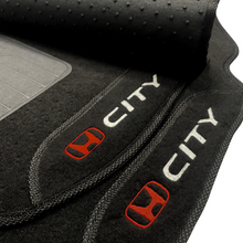 Carregar imagem no visualizador da galeria, TAPETE CARPETE CITY 2015 A 2021 PRETO 5 PEÇAS

