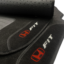 Carregar imagem no visualizador da galeria, TAPETE CARPETE HONDA FIT 2015 A 2021 PRETO 5 PEÇAS
