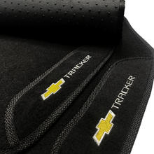 Carregar imagem no visualizador da galeria, TAPETE CARPETE TRACKER 2020 A 2024 PRETO 5 PEÇAS
