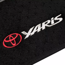 Carregar imagem no visualizador da galeria, TAPETE CARPETE YARIS HATCH 2018 A 2024 PRETO 3 PEÇAS
